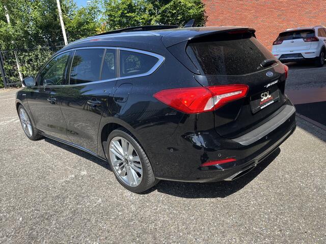 Ford FOCUS Wagon 1.5 EcoBoost Vignale // LEDER+ELEK STOEL // SCHUIF-KANTELDAK // HEAD-UP DISPLAY // B&O SOUND // KEYLESS // CAMERA // WINTERPACK //