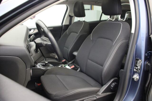 Ford FOCUS 1.0 Ecoboost Titanium Business - Panorama, Carplay, Clima, Navi