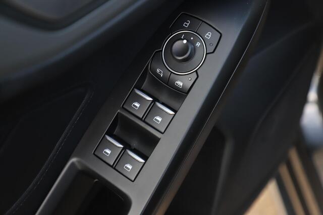 Ford FOCUS Wagon 1.0 EcoBoost Hybrid ST Line Style Facelift Navigatie Achteruitrijcamera Carplay Android LED Stuur & Stoelverwarming voorruitverwarming