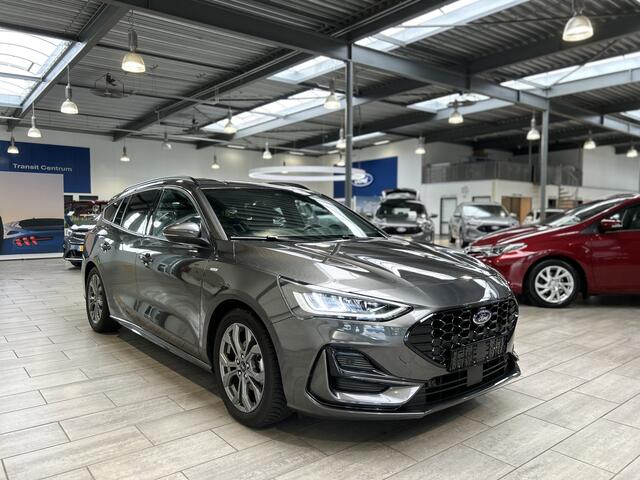 Ford FOCUS Wagon EcoBoost Hybrid 155 pk ST-Line | Cruise control | Winterpack | Climate control | SYNC 4 | All-season banden |