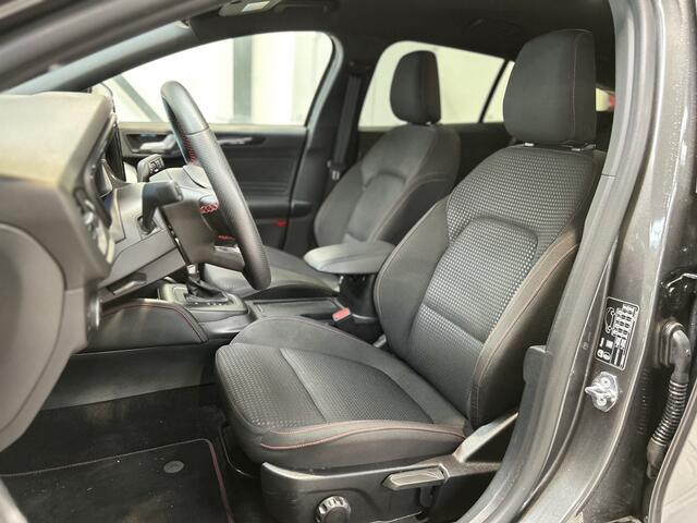 Ford FOCUS Wagon EcoBoost Hybrid 155 pk ST-Line | Cruise control | Winterpack | Climate control | SYNC 4 | All-season banden |