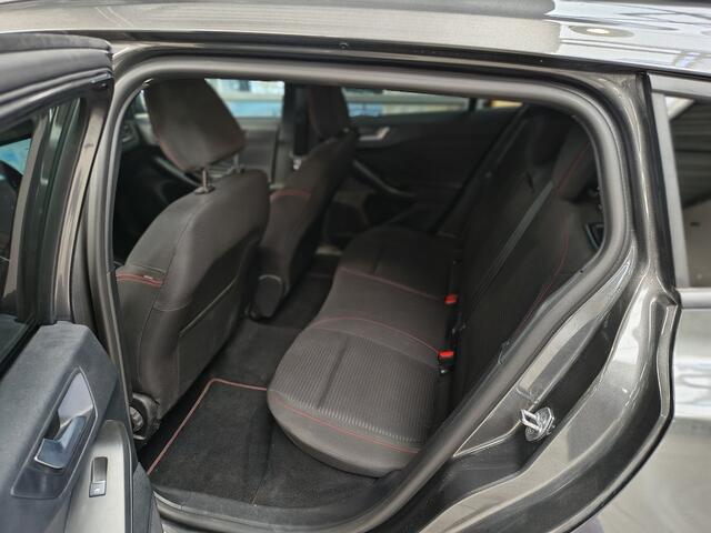 Ford FOCUS Wagon EcoBoost Hybrid 155 pk ST-Line | Winterpack | AGR | Adapt. cruise | El. a. klep | Matrix LED | Groot scherm | 4 seiz. banden
