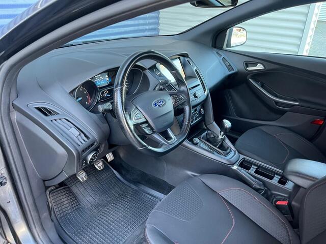 Ford FOCUS 1.5 ST-Line 1e Eigenaar Sportief Navi PDC