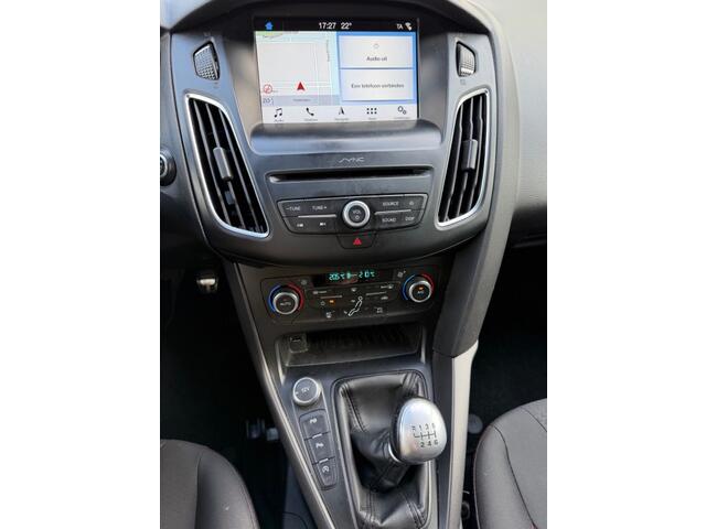 Ford FOCUS 1.0 ST-Line PARKASSIST CARPLAY CLIMA NAP 1STE EIG