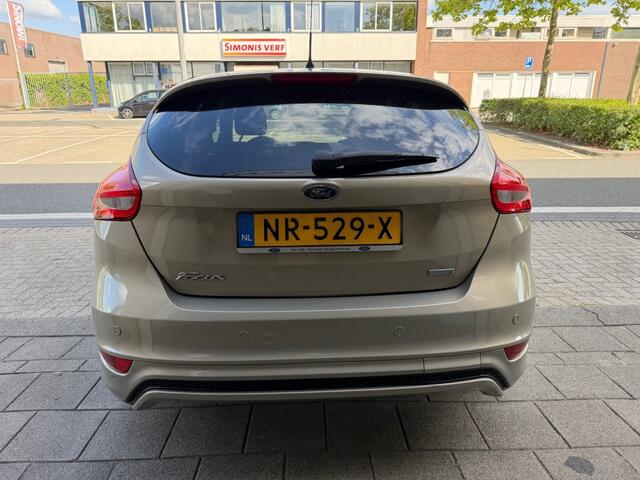 Ford FOCUS 1.0 ST-Line PARKASSIST CARPLAY CLIMA NAP 1STE EIG