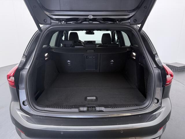 Ford FOCUS Wagon EcoBoost Hybrid 155pk ST Line X | AUTOMAAT | Matrix LED | Adapt. Cruise | AGR Stoel | Elektrische Achterklep | Winterpack | SYNC 4 |