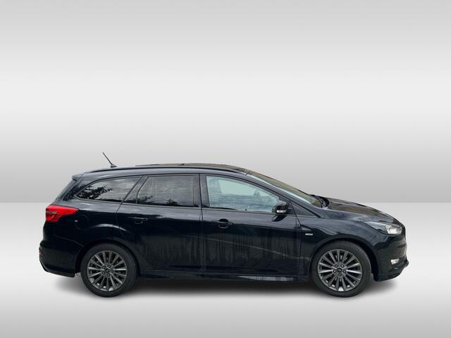 Ford FOCUS Wagon 1.5 ST-Line / Distr.riem VV / Camera / Navigatie / Parkeerhulp achter / 17'' / Cruise Control