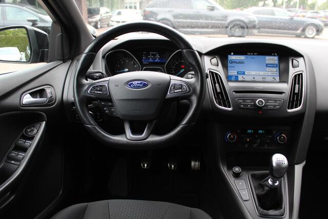 Ford FOCUS Wagon 1.5 ST-Line / Distr.riem VV / Camera / Navigatie / Parkeerhulp achter / 17'' / Cruise Control