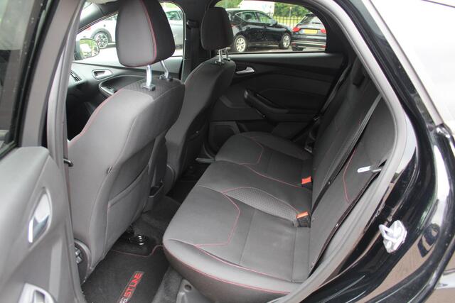 Ford FOCUS Wagon 1.5 ST-Line / Distr.riem VV / Camera / Navigatie / Parkeerhulp achter / 17'' / Cruise Control