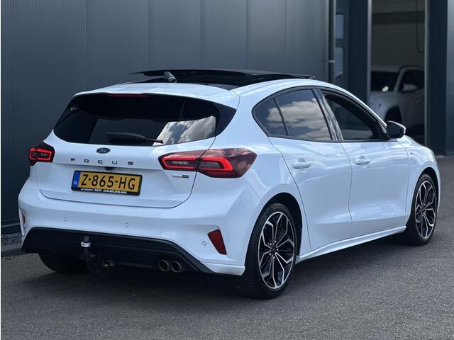Ford FOCUS 1.0 EcoBoost ST-Line X / Pano / Trekhaak / Automaat