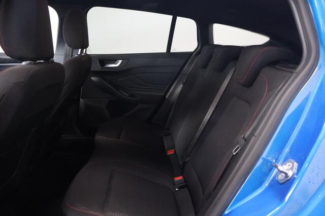 Ford FOCUS Wagon 1.0 EBH ST Line 125pk | Carplay | LED | Navigatie