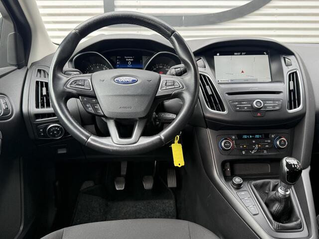 Ford FOCUS Wagon 1.0 Titanium 2e Eigenaar|Camera|Trekhaak|Carplay|Clima|Cruise|PDC V+A|Elek ramen|D-riem vv in 2023|APK tot 01-2027