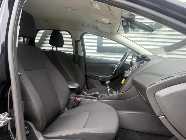 Ford FOCUS Wagon 1.0 Titanium 2e Eigenaar|Camera|Trekhaak|Carplay|Clima|Cruise|PDC V+A|Elek ramen|D-riem vv in 2023|APK tot 01-2027
