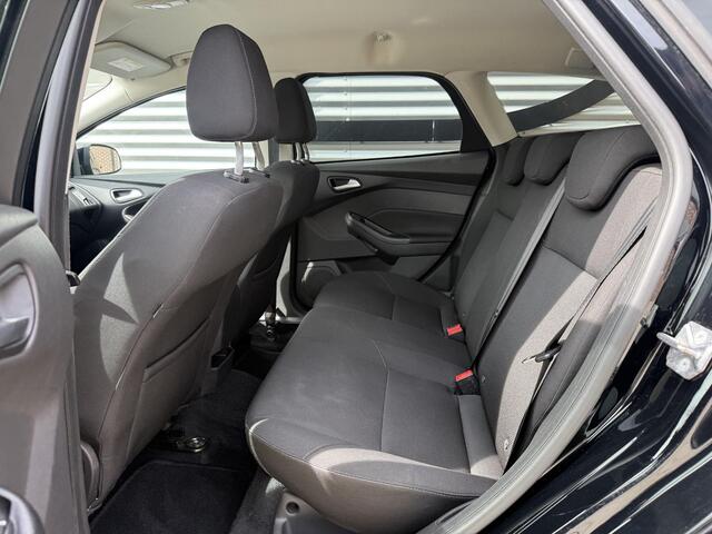 Ford FOCUS Wagon 1.0 Titanium 2e Eigenaar|Camera|Trekhaak|Carplay|Clima|Cruise|PDC V+A|Elek ramen|D-riem vv in 2023|APK tot 01-2027