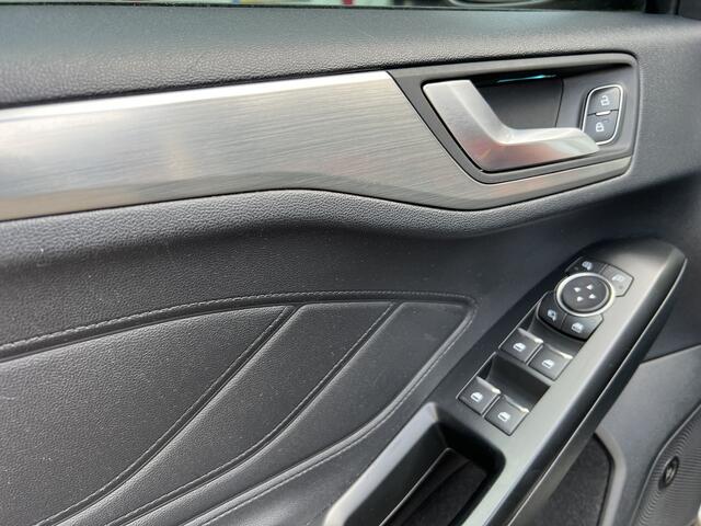 Ford FOCUS 1.0 EcoBoost Titanium Business | Keyless | Cruise | Trekhaak | Camera | Stoel/Stuurverw. | B&O |