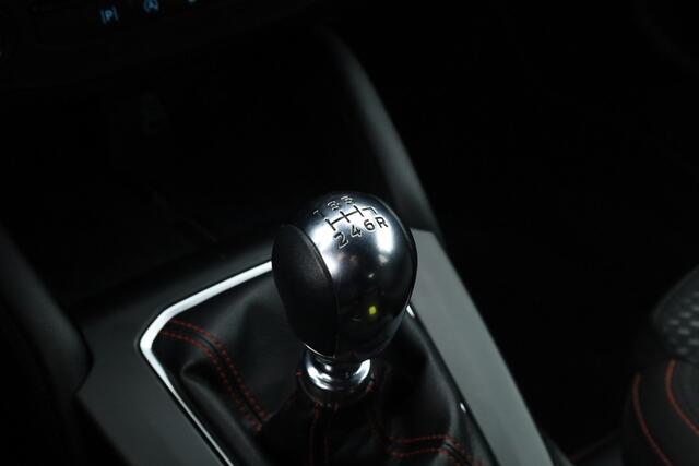 Ford FOCUS 1.0 EcoBoost Hybrid ST Line | Rijklaar! | SYNC4 | 155PK | Winter Pack | Nav+Carplay | Cruise | Keyless | Dig. Cockpit | Camera+PDC V