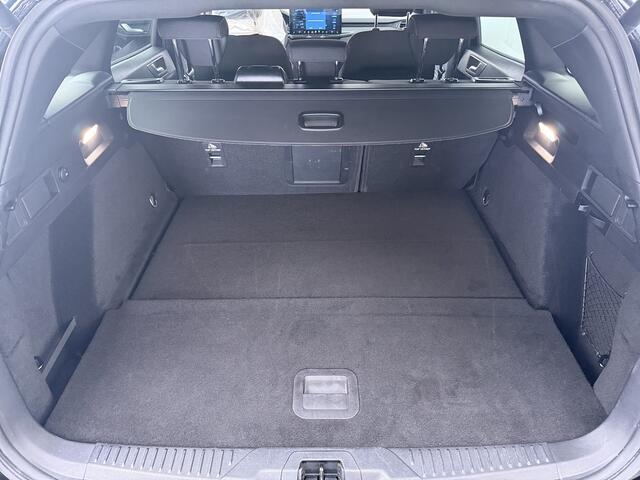 Ford FOCUS Wagon EcoBoost Hybrid 155pk ST Line X | AUTOMAAT | Matrix LED | Adapt. Cruise | AGR Stoel | Elektrische Achterklep | Winterpack | SYNC 4 |