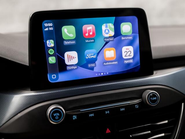 Ford FOCUS Wagon 1.0 EcoBoost Hybrid Active X 155Pk (VIRTUAL COCKPIT, APPLE CARPLAY, CAMERA, ZWART HEMEL, SPORTSTOELEN, GETINT GLAS, KEYLESS, CRUISE, NIEUWE APK, NIEUWSTAAT)