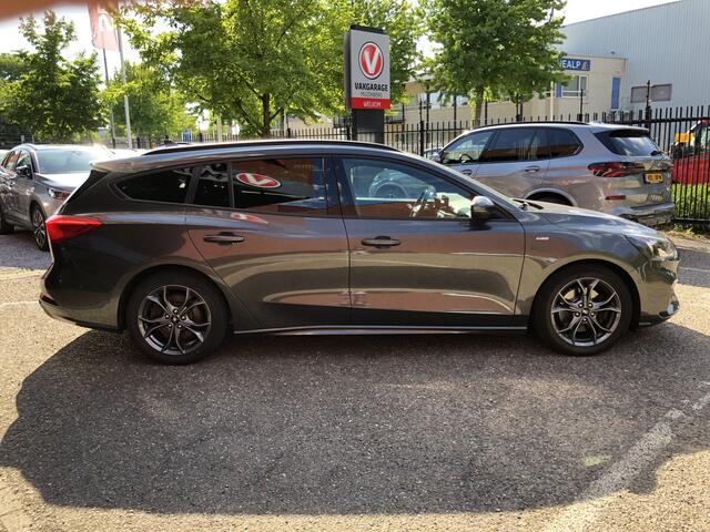 Ford FOCUS Wagon 1.5 EcoBoost ST Line // AFN. TREKHAAK // KEYLESS // WINTERPACK // CAMERA+SENSOREN // NAVI+CARPLAY //