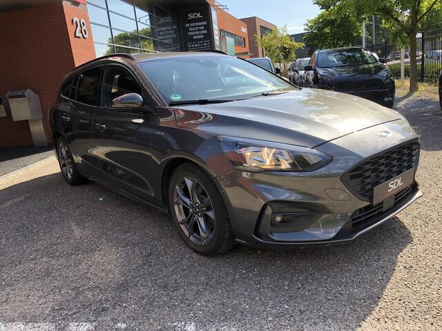 Ford FOCUS Wagon 1.5 EcoBoost ST Line // AFN. TREKHAAK // KEYLESS // WINTERPACK // CAMERA+SENSOREN // NAVI+CARPLAY //