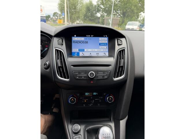 Ford FOCUS Wagon 1.0 ST-Line | Verwarmde ruit | Carplay | Nieuwe Distributie | Dealer onderhouden!