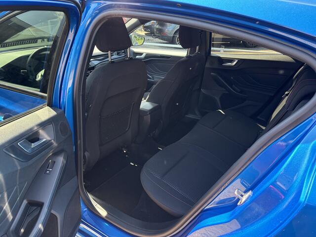 Ford FOCUS 1.5 EcoBoost ST Line Business 181PK TREKHAAK B&O WINTER PACK