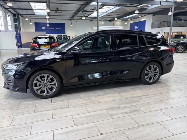 Ford FOCUS Wagon EcoBoost Hybrid 155 pk ST-Line | Winterpack | Cruise control | Camera | Clima | SYNC 4 | All-season banden | Keyless |