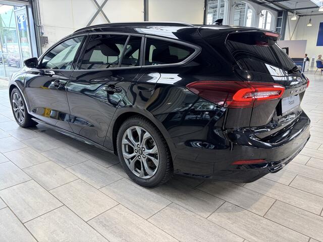 Ford FOCUS Wagon EcoBoost Hybrid 155 pk ST-Line | Winterpack | Cruise control | Camera | Clima | SYNC 4 | All-season banden | Keyless |