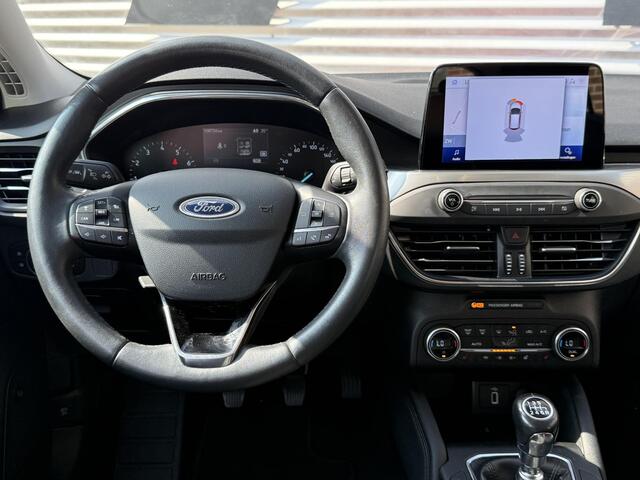 Ford FOCUS 1.0 EcoBoost Titanium Business 2e Eigenaar|B&O|Adap Cruise|Stoel+Stuurverw|Clima|Carplay|Camera|Elek Ramen|PDC V+A|Navi|Trekhaak|N.A.P|APK tot 03-2028