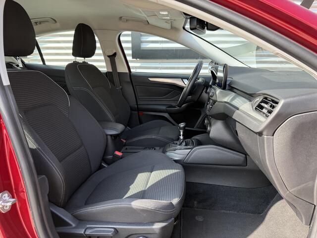 Ford FOCUS 1.0 EcoBoost Titanium Business 2e Eigenaar|B&O|Adap Cruise|Stoel+Stuurverw|Clima|Carplay|Camera|Elek Ramen|PDC V+A|Navi|Trekhaak|N.A.P|APK tot 03-2028