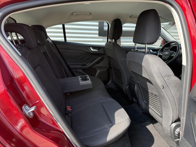 Ford FOCUS 1.0 EcoBoost Titanium Business 2e Eigenaar|B&O|Adap Cruise|Stoel+Stuurverw|Clima|Carplay|Camera|Elek Ramen|PDC V+A|Navi|Trekhaak|N.A.P|APK tot 03-2028