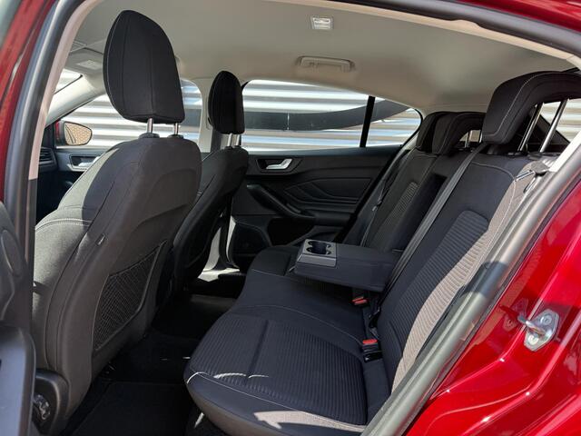 Ford FOCUS 1.0 EcoBoost Titanium Business 2e Eigenaar|B&O|Adap Cruise|Stoel+Stuurverw|Clima|Carplay|Camera|Elek Ramen|PDC V+A|Navi|Trekhaak|N.A.P|APK tot 03-2028