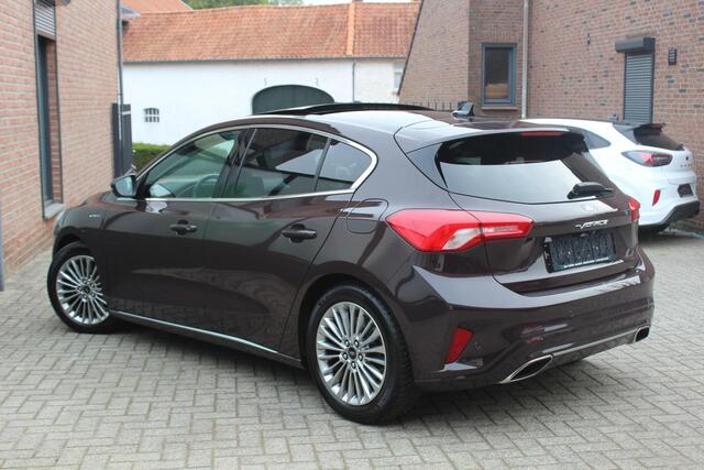 Ford FOCUS 1.5 EcoBoost 182pk Vignale Navi, Panoramadak, Leer, Winterpack, Head-up, 18" All Weather