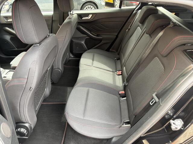 Ford FOCUS Wagon 1.0 EcoBoost Hybrid ST Line X Business 155PK/ NL-AUTO/1E EIG./CAMERA/CARPLAY