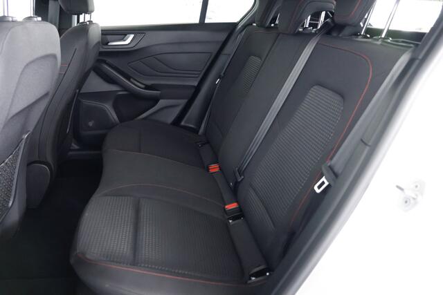 Ford FOCUS 1.5 EcoBoost ST Line 183pk / Navi / LED / ACC / HUD / Cam / Clima