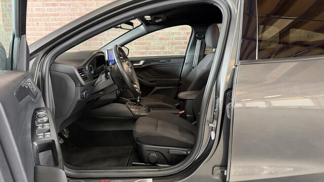 Ford FOCUS Wagon 1.0 EcoBoost Hybrid ST Line Winter Pakket / Safety Pakket / Trekhaak afneembaar / CarPlay / Clima