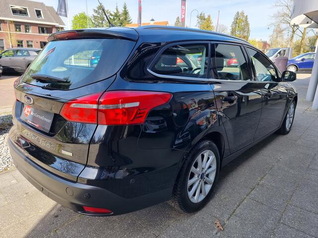 Ford FOCUS Wagon 1.0 Titanium | Top onderhouden | Winterpack | Carplay Topstaat!