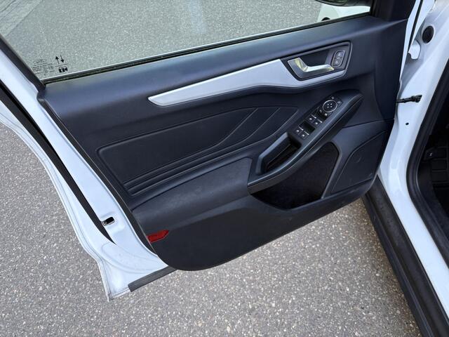 Ford FOCUS Wagon 1.0 EcoBoost Trend Edition Business / NAVI / AIRCO / CRUISE