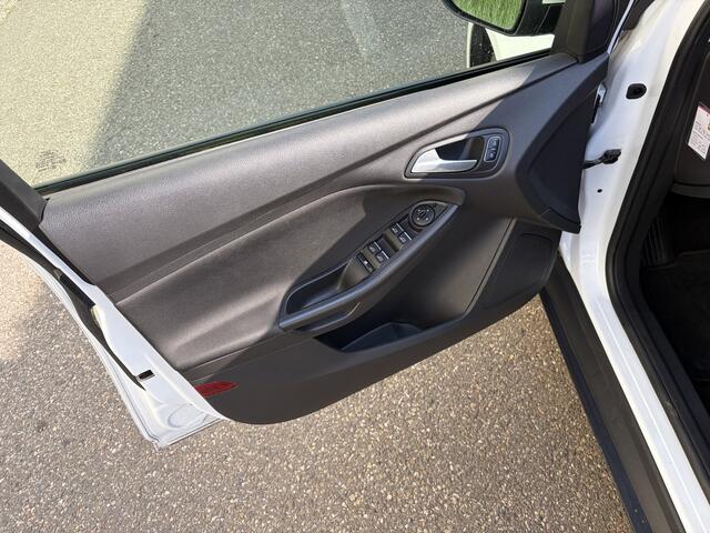Ford FOCUS Wagon 1.0 Lease Edition / AIRCO / NAVI / CRUISE