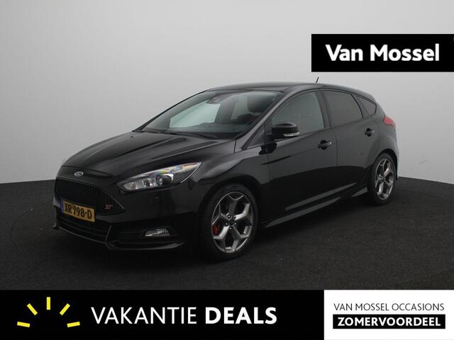 Ford FOCUS 2.0 ST | Winterpakket | Achteruitrijcamera | Sportstoelen | Lichtmetalen Velgen |