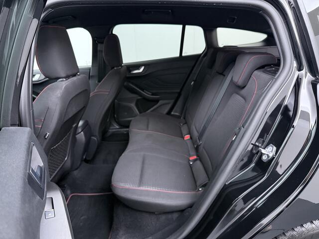 Ford FOCUS Wagon EcoBoost Hybrid 155 pk ST-Line | Winterpack | Cruise control | Camera | Clima | SYNC 4 | All-season banden | Keyless |