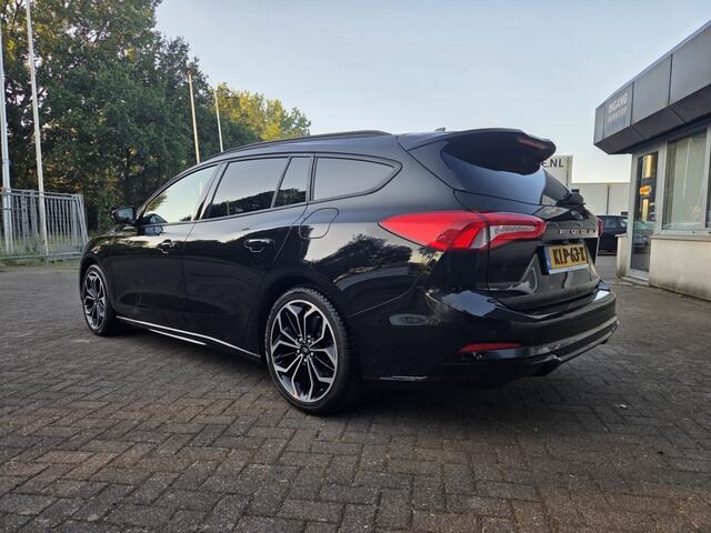 Ford FOCUS Wagon 1.5 EcoB. ST L. Bns