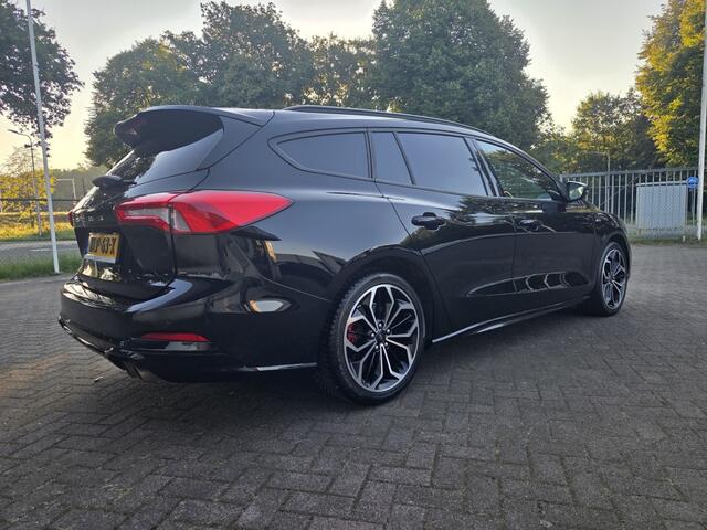 Ford FOCUS Wagon 1.5 EcoB. ST L. Bns
