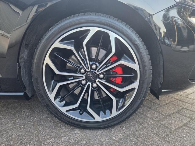Ford FOCUS Wagon 1.5 EcoB. ST L. Bns
