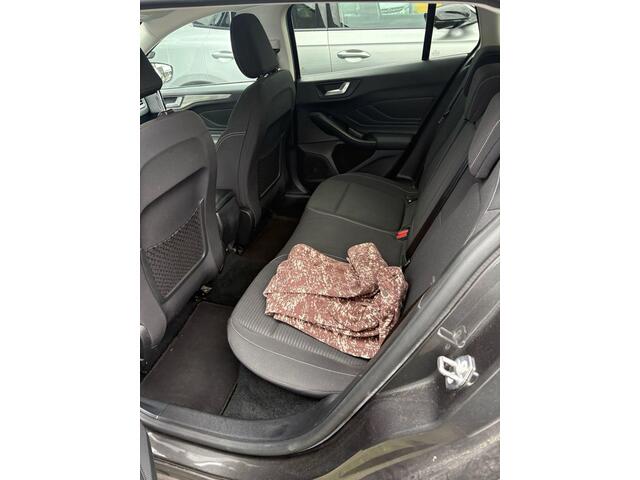 Ford FOCUS Wagon 1.0 EcoBoost Titanium Business