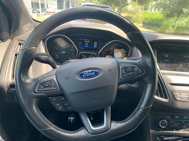 Ford FOCUS Wagon 1.0 ST-Line 125pk Trekhaak | 18 inch velgen | Climate control | Voorruit verwarming | NLD auto | Carplay, Android auto
