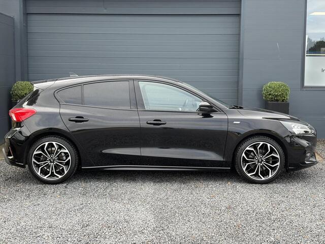 Ford FOCUS 1.0 EcoBoost ST Line Business 2e Eigenaar l Navi l Clima l Cruise l 125pk l Keyless l Pdc V+A l 18 '' Lmv l N.A.P l Apk tot 02-2028