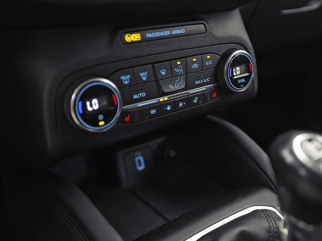 Ford FOCUS Wagon 1.0 EcoBoost Titanium Sport (APPLE CARPLAY, GROOT NAVI, STUUR/STOELVERWARMING, CAMERA, SPORTSTOELEN, GETINT GLAS, ADAPTIVE CRUISE, NIEUWSTAAT)