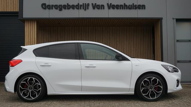 Ford FOCUS 1.5 182pk EcoBoost ST Line Business & Black Style B&O 18inch LM Trekhaak Stoel/Stuurwiel V.W. *NL auto*