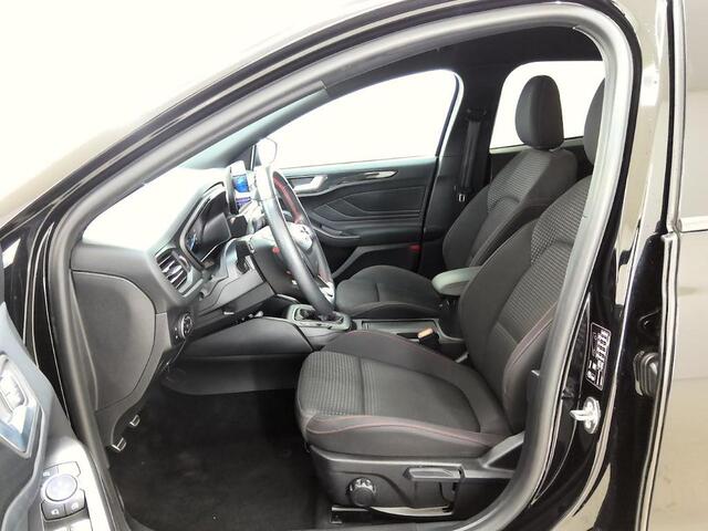 Ford FOCUS 1.0 EcoBoost ST Line Navi Camera Winter Parking pack Ad. Cruise Full LED 18" LM velgen Wagon